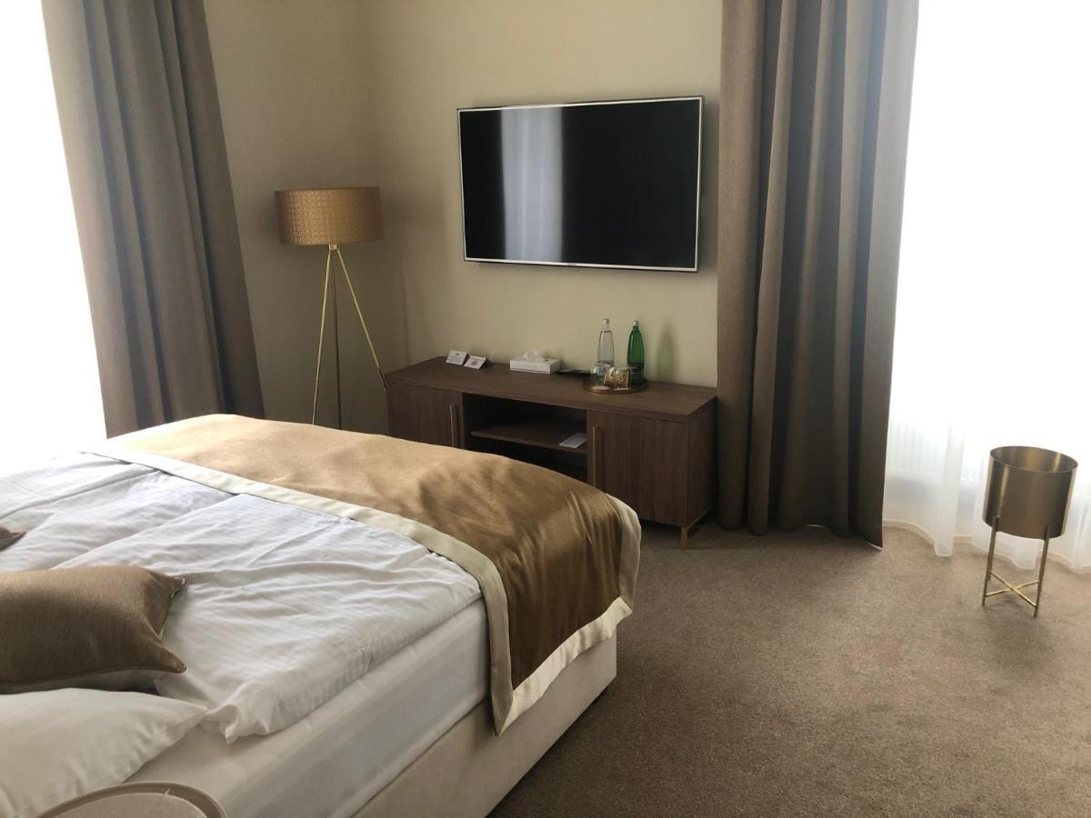 Hotel Panstvi Dlouha Lhota Dış mekan fotoğraf